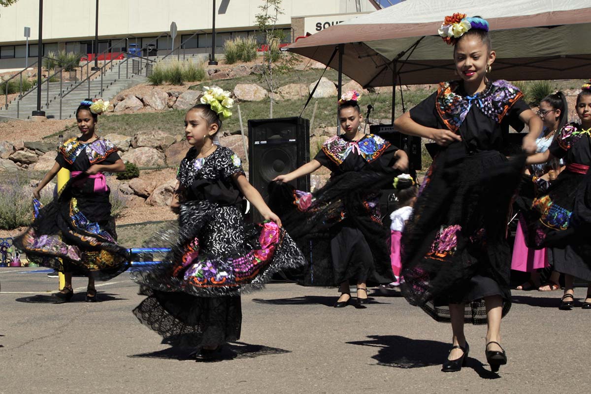 Spanish dancers